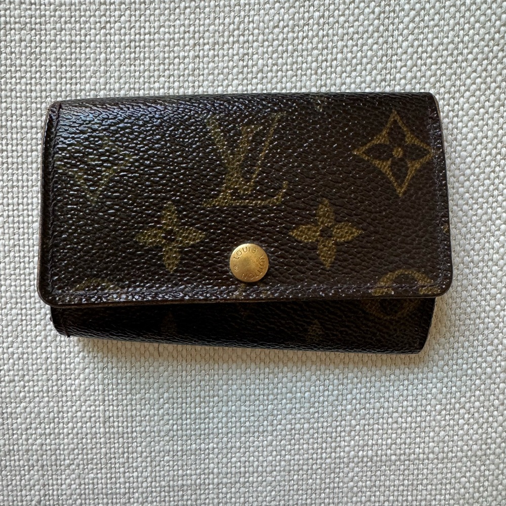 Authentic Louis Vuitton Monogram Multicles 6 Key Holder